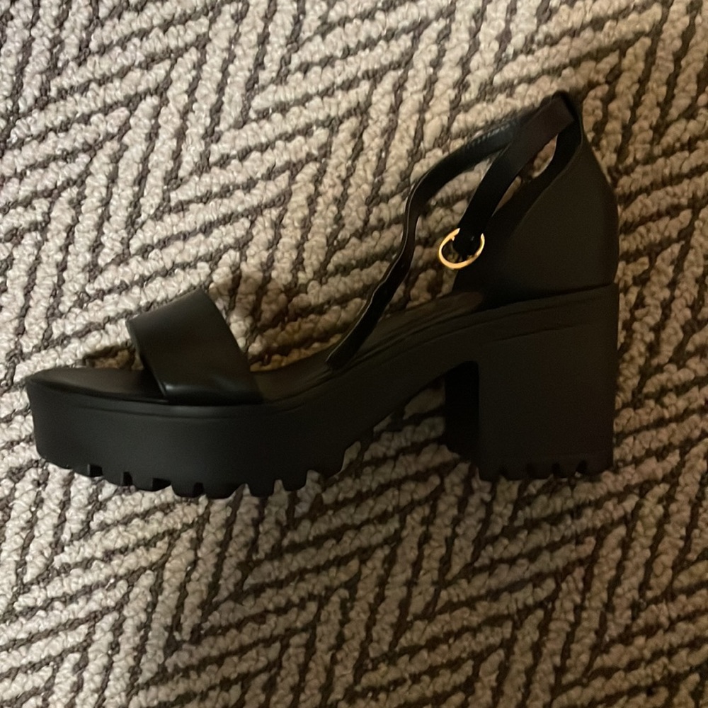 Chunky heels
